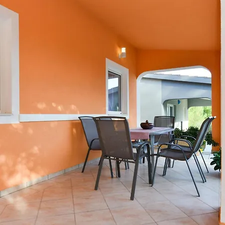 Mit Terrassen Am Wald By Interhome Nyaraló