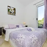 Mit Terrassen Am Wald By Interhome Vakantiehuis Vir