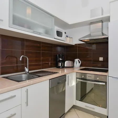 Mit Terrassen Am Wald By Interhome Vakantiehuis