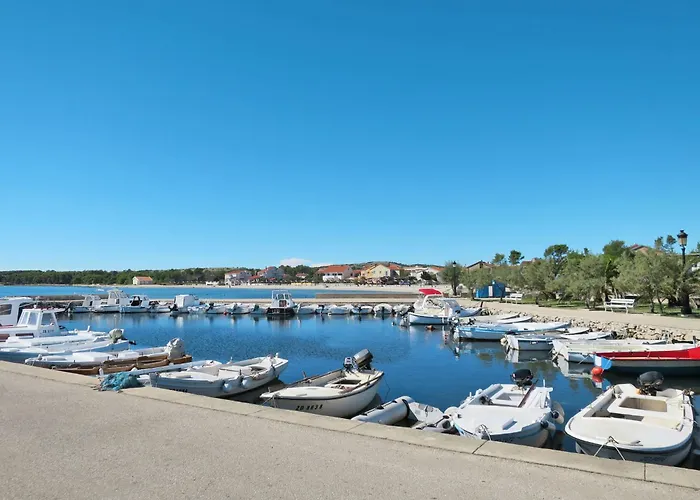 Mit Terrassen Am Wald By Interhome * 비르